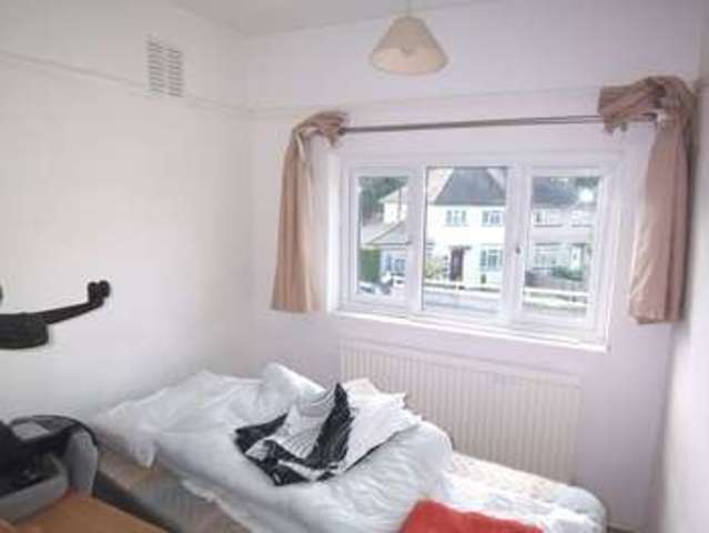  Image of 5 bedroom Terraced house to rent in Beechtree Avenue Englefield Green Egham TW20 at Beechtree Avenue Englefield Green Egham, TW20 0SP