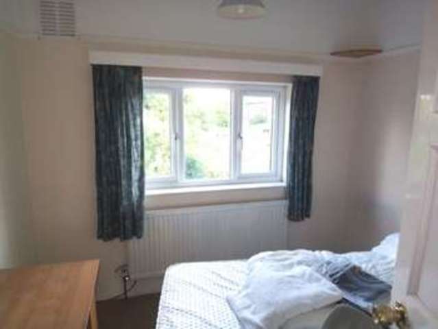  Image of 5 bedroom Terraced house to rent in Beechtree Avenue Englefield Green Egham TW20 at Beechtree Avenue Englefield Green Egham, TW20 0SP
