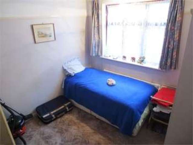  Image of 4 bedroom Detached house for sale in Belfairs Park Drive Leigh-on-Sea SS9 at Belfairs park drive Leigh on sea Eastwood, SS9 4TS
