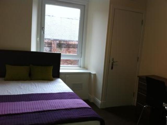  Image of 2 bedroom Flat to rent in Bell Street Dundee DD1 at Dundee  Dundee, DD1 1HF
