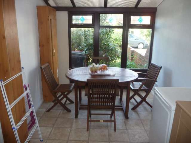  Image of 7 bedroom Detached house to rent in Belle Avenue Earley Reading RG6 at Belle Avenue  Reading, RG6 7BL