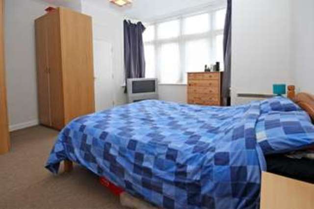  Image of 1 bedroom Flat for sale in Belle Vue Road Southbourne Bournemouth BH6 at Belle Vue Road Southbourne Bournemouth, BH6 3EP