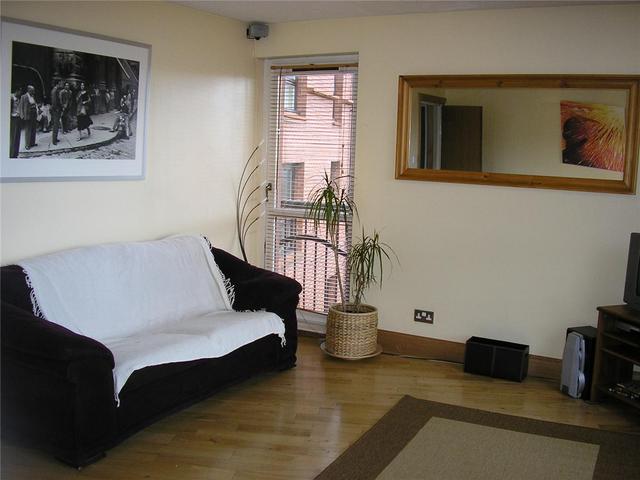  Image of 1 bedroom Flat to rent in Bellgrove Street Dennistoun Glasgow G31 at Dennistoun Glasgow Glasgow, G31 1AF