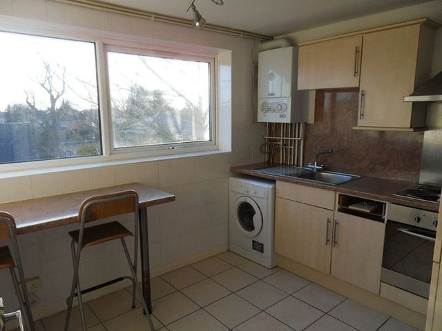  Image of Flat to rent in Belmont Lane Stanmore HA7 at Belmont Lane  Stanmore, HA7 2PS