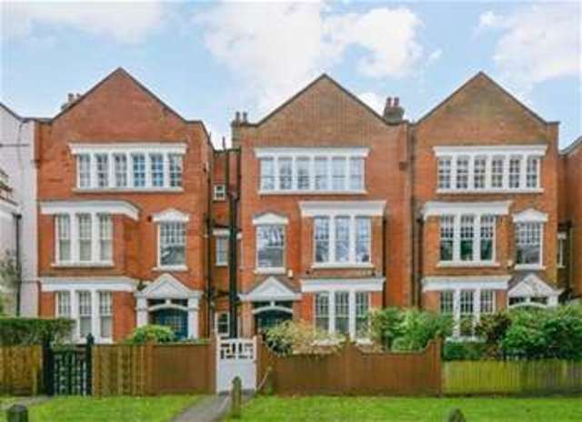 Image of Flat to rent in Belsize Avenue London NW3 at Belsize Park, NW3 4AH
