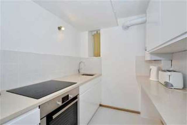  Image of Flat to rent in Belsize Avenue London NW3 at Belsize Park, NW3 4AH