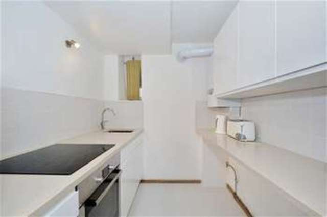  Image of Flat to rent in Belsize Avenue London NW3 at Belsize Park, NW3 4AH