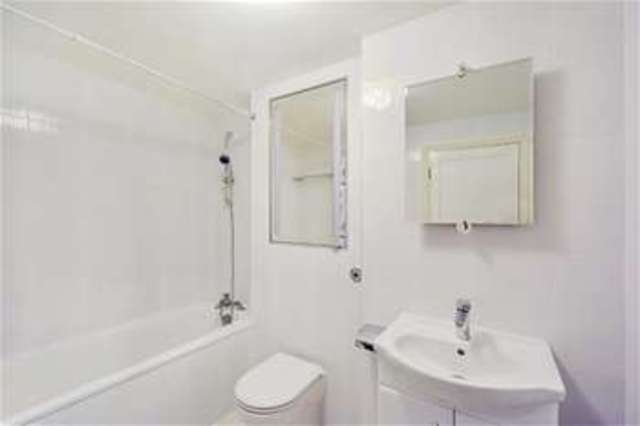  Image of Flat to rent in Belsize Avenue London NW3 at Belsize Park, NW3 4AH