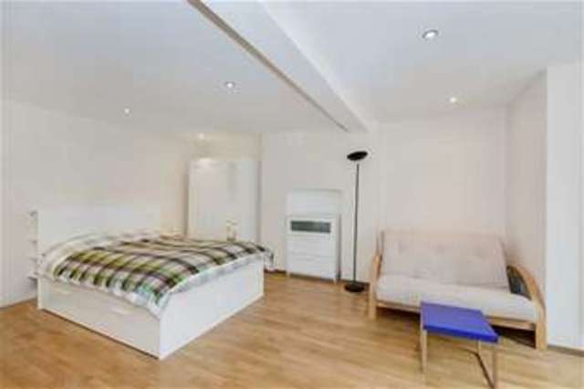  Image of Flat to rent in Belsize Avenue London NW3 at Belsize Park, NW3 4AH