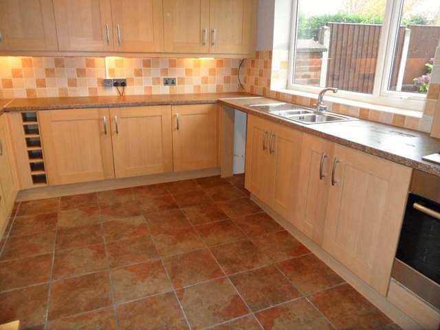  Image of 3 bedroom Semi-Detached house to rent in Belvedere Road Newton-Le-Willows WA12 at Belvedere Road  Newton Le Willows, WA12 0JS