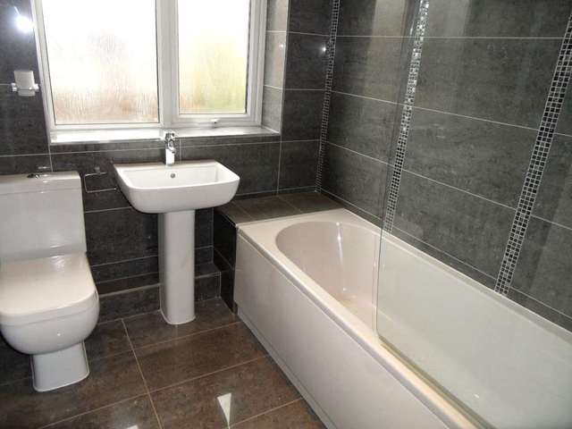  Image of 3 bedroom Semi-Detached house to rent in Belvedere Road Newton-Le-Willows WA12 at Belvedere Road  Newton Le Willows, WA12 0JS