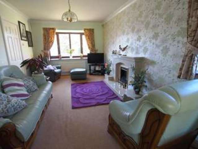  Image of 4 bedroom Detached house for sale in Beresford Avenue Chapel-En-Le-Frith High Peak SK23 at Chapel-en-le-Frith  High Peak, SK23 0PZ