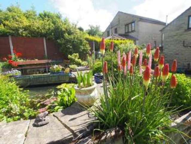  Image of 4 bedroom Detached house for sale in Beresford Avenue Chapel-En-Le-Frith High Peak SK23 at Chapel-en-le-Frith  High Peak, SK23 0PZ