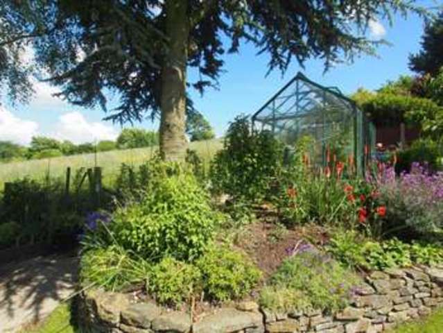  Image of 4 bedroom Detached house for sale in Beresford Avenue Chapel-En-Le-Frith High Peak SK23 at Chapel-en-le-Frith  High Peak, SK23 0PZ