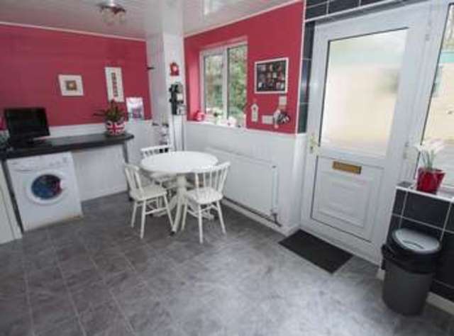  Image of 3 bedroom End of Terrace for sale in Beresford Avenue Chapel-En-Le-Frith High Peak SK23 at Chapel-en-le-Frith  High Peak, SK23 0PZ