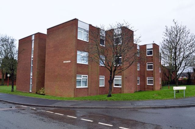  Image of 2 bedroom Flat for sale in Berryfields Road Sutton Coldfield B76 at 41 Berryfields Road  Sutton Coldfield, B76 2UX