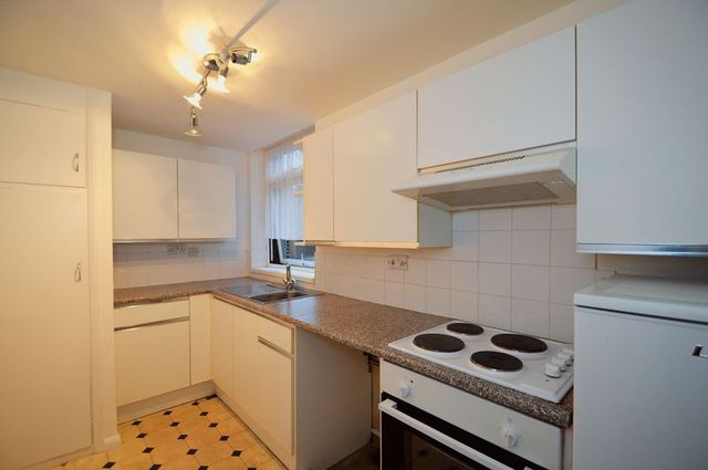  Image of 2 bedroom Flat for sale in Berryfields Road Sutton Coldfield B76 at 41 Berryfields Road  Sutton Coldfield, B76 2UX