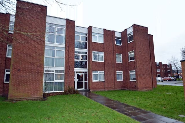  Image of 2 bedroom Flat for sale in Berryfields Road Sutton Coldfield B76 at 41 Berryfields Road  Sutton Coldfield, B76 2UX
