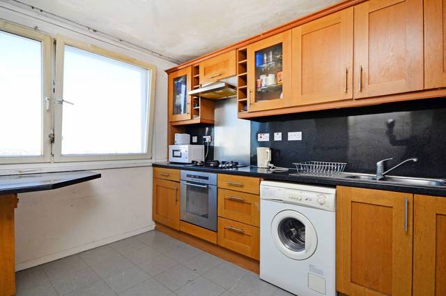  Image of 2 bedroom Flat for sale in Bethune Road London N16 at Bethune Road  Hackney, N16 5EA