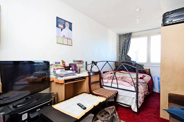  Image of 2 bedroom Flat for sale in Bethune Road London N16 at Bethune Road  Hackney, N16 5EA