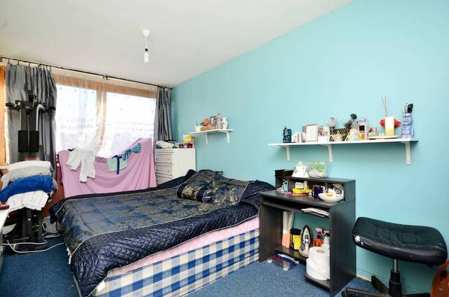  Image of 2 bedroom Flat for sale in Bethune Road London N16 at Bethune Road  Stoke Newington, N16 5EB