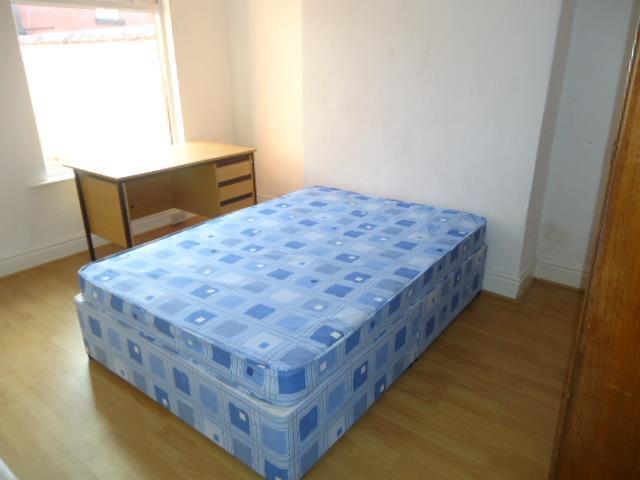  Image of 4 bedroom Terraced house to rent in Beverley Road Wavertree Liverpool L15 at Wavertree  Liverpool, L15 9HF