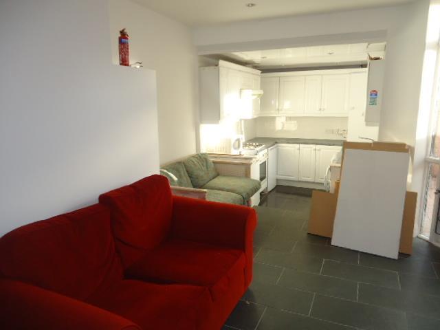  Image of 4 bedroom Terraced house to rent in Beverley Road Wavertree Liverpool L15 at Wavertree  Liverpool, L15 9HF