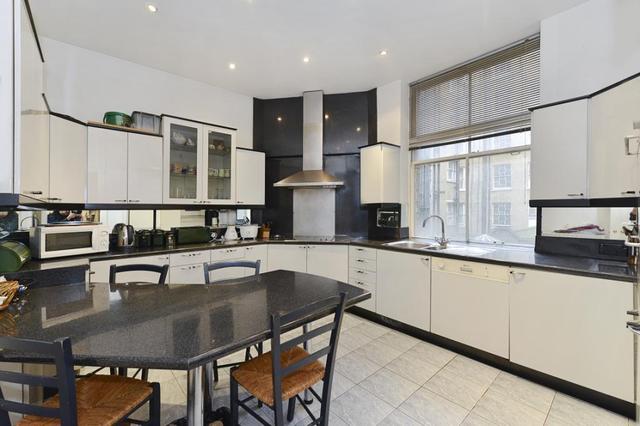  Image of 4 bedroom Flat for sale in Bickenhall Street London W1U at Bickenhall Street London Marylebone, W1U 6BS
