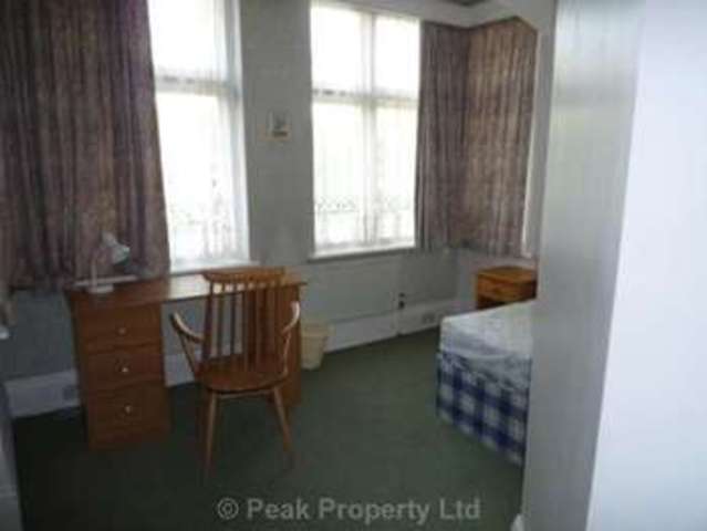  Image of 7 bedroom House Share to rent in Canewdon Road Westcliff-on-Sea SS0 at Canewdon Road  Westcliff On Sea, SS0 7NE