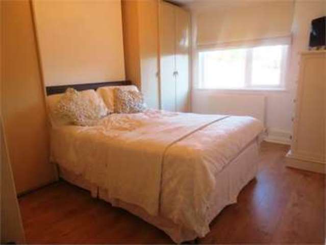  Image of 2 bedroom Detached house for sale in Bilton Road Hadleigh Benfleet SS7 at Bilton Road Hadleigh Hadleigh, SS7 2HH