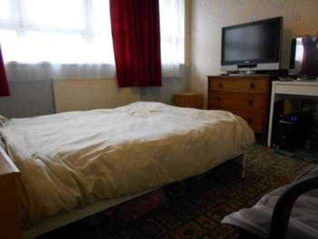  Image of 2 bedroom Apartment for sale in Binfield Road London SW4 at Binfield Road Stockwell London, SW4 6SS