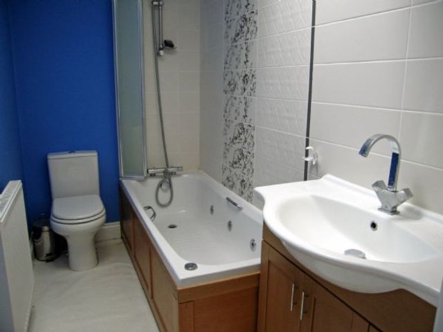  Image of 2 bedroom Flat to rent in Sedgwick Road Fair Oak Eastleigh SO50 at Sedgwick Road  Eastleigh, SO50 6FJ