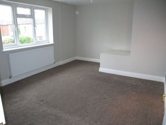  Image of 2 bedroom Flat to rent in Sedgwick Road Fair Oak Eastleigh SO50 at Sedgwick Road  Eastleigh, SO50 6FJ