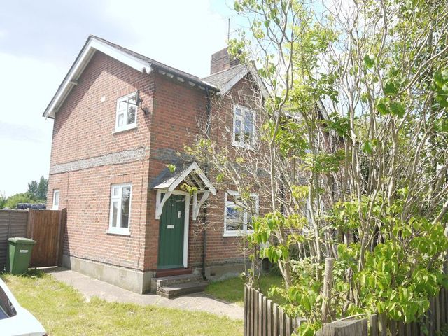  Image of 2 bedroom Semi-Detached house to rent in Bishopstoke Road Fair Oak Eastleigh SO50 at Bishopstoke Road  Eastleigh, SO50 6LB