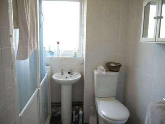  Image of 2 bedroom Flat to rent in Church Road Fair Oak Eastleigh SO50 at Church Road  Bishopstoke, SO50 6DF