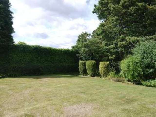  Image of 2 bedroom Flat to rent in Church Road Fair Oak Eastleigh SO50 at Church Road  Bishopstoke, SO50 6DF