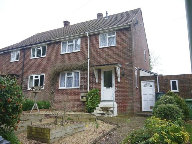  Image of 3 bedroom Semi-Detached house to rent in Spring Lane Fair Oak Eastleigh SO50 at Spring Lane  Eastleigh, SO50 6BB