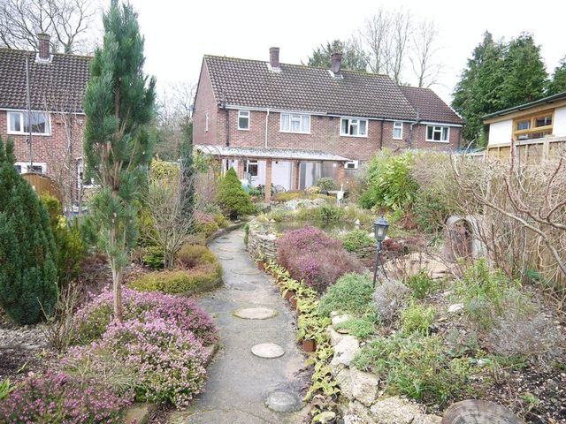  Image of 3 bedroom Semi-Detached house to rent in Spring Lane Fair Oak Eastleigh SO50 at Spring Lane  Eastleigh, SO50 6BB