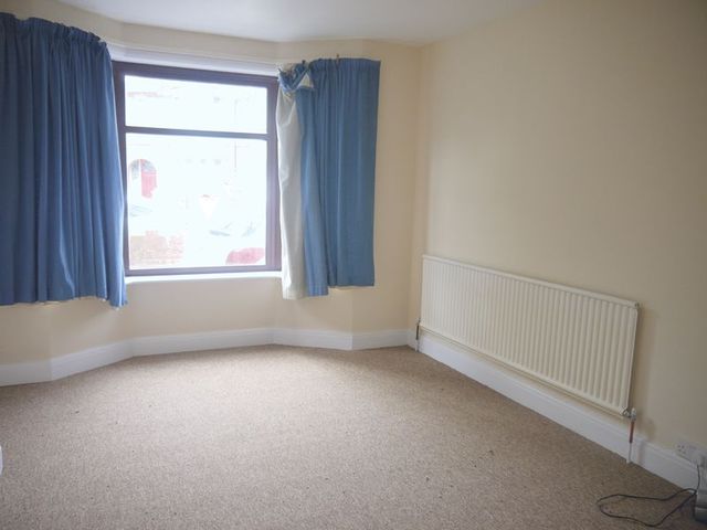  Image of 3 bedroom Semi-Detached house to rent in Edward Avenue Eastleigh SO50 at Edward Avenue  Eastleigh, SO50 6EE
