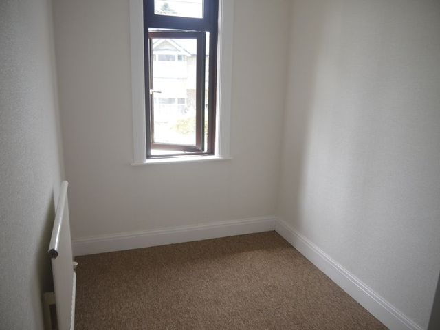 Image of 3 bedroom Semi-Detached house to rent in Edward Avenue Eastleigh SO50 at Edward Avenue  Eastleigh, SO50 6EE