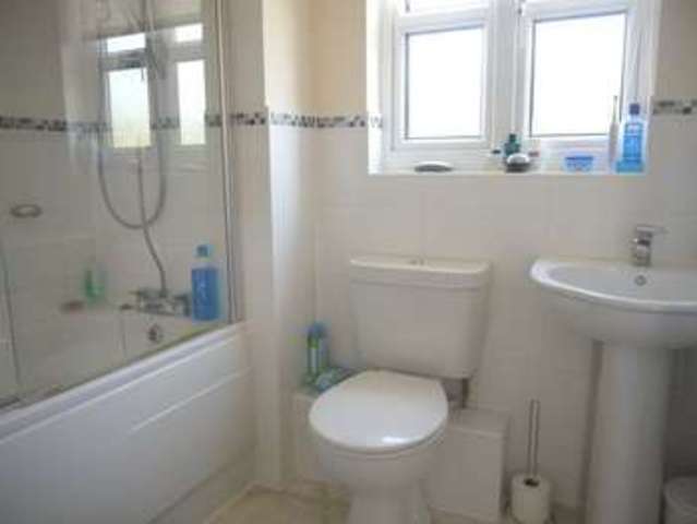  Image of 1 bedroom Flat to rent in Elkins Square Fair Oak Eastleigh SO50 at Elkins Square Bishopstoke Eastleigh, SO50 8HF