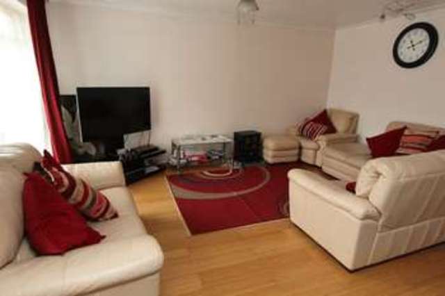  Image of 2 bedroom Flat to rent in Bracken Crescent Fair Oak Eastleigh SO50 at Bracken Crescent  Eastleigh, SO50 8ND