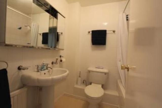  Image of 1 bedroom Flat to rent in Bitterne Road East Southampton SO18 at Bitterne Road East  Southampton, SO18 5EQ