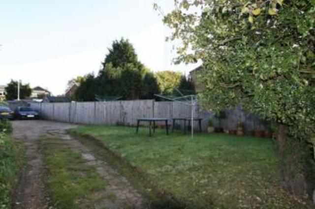  Image of 1 bedroom Flat to rent in Bitterne Road East Southampton SO18 at Bitterne Road East  Southampton, SO18 5EQ