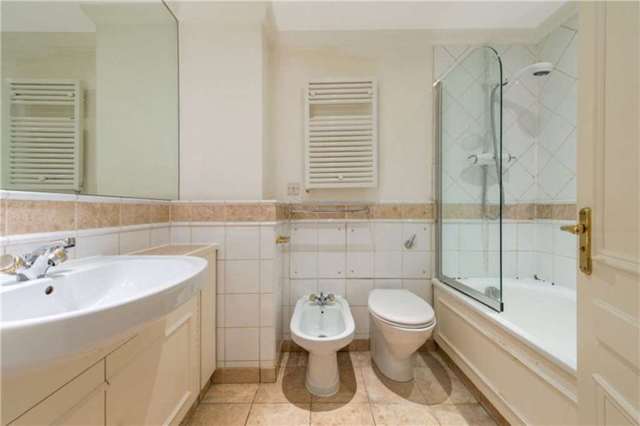  Image of 3 bedroom Flat to rent in Blackburnes Mews London W1K at Mayfair Mayfair London, W1K 2LG