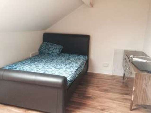  Image of 2 bedroom Flat to rent in Blacker Road North Birkby Huddersfield HD1 at Blacker Road North  Huddersfield, HD1 5HQ