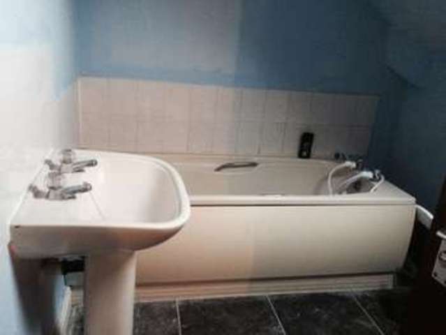  Image of 2 bedroom Flat to rent in Blacker Road North Birkby Huddersfield HD1 at Blacker Road North  Huddersfield, HD1 5HQ