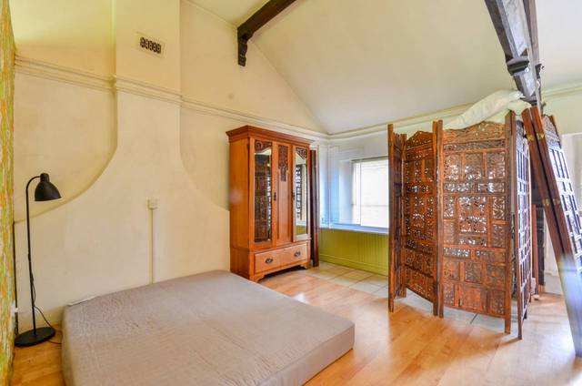  Image of 1 bedroom Flat for sale in Blackheath Hill London SE10 at Blackheath Hill  Greenwich, SE10 8TJ
