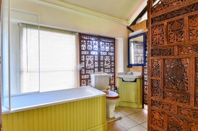  Image of 1 bedroom Flat for sale in Blackheath Hill London SE10 at Blackheath Hill  Greenwich, SE10 8TJ
