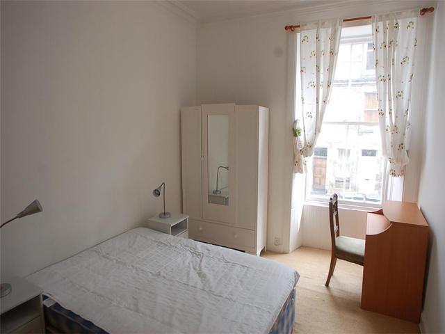  Image of 2 bedroom Flat to rent in Blackwood Crescent Edinburgh EH9 at Newington Edinburgh Edinburgh, EH9 1QX